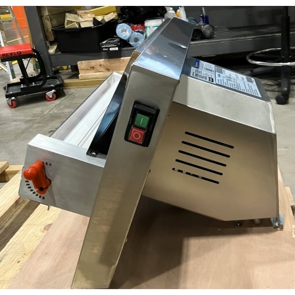 Scratch and Dent Estella EDS18S 18" Countertop One Stage Dough Sheeter - 120V, 1/2 HP