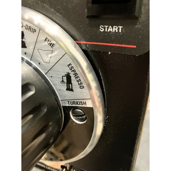 Scratch and Dent Bunn 22102.0000 G2 HD 2 lb. Black Bulk Coffee Grinder
