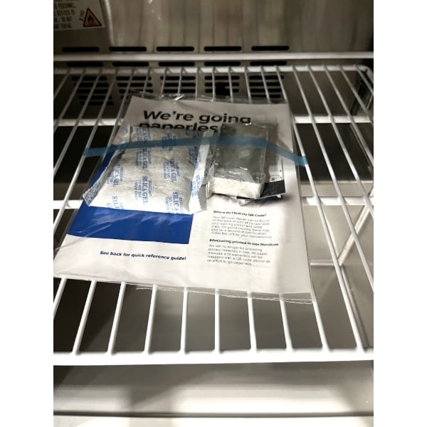 Scratch and Dent Avantco SS-UC-27R-HC 27" Undercounter Refrigerator