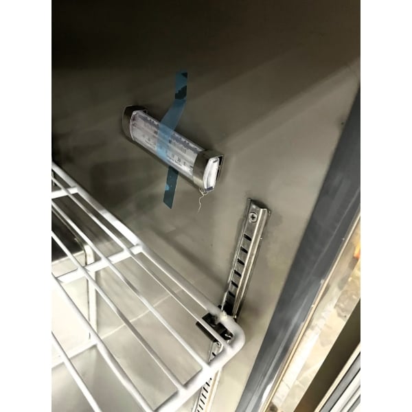 Scratch and Dent Avantco SS-UC-27R-HC 27" Undercounter Refrigerator