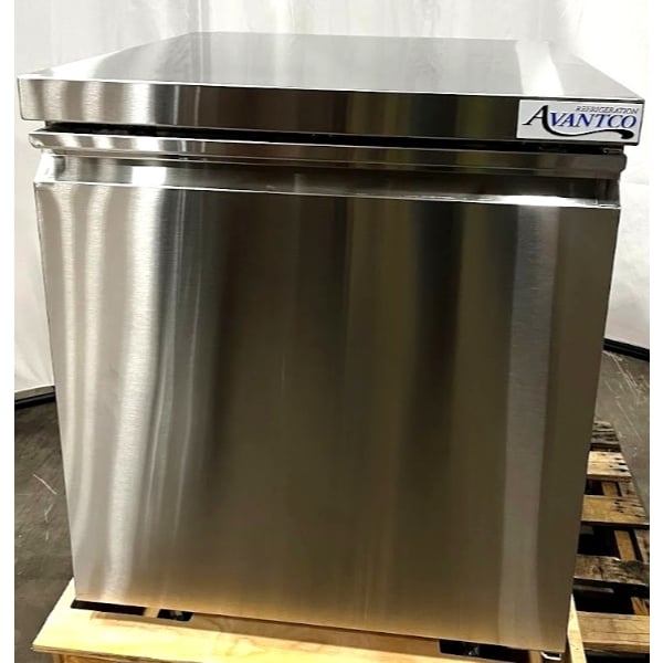 Scratch and Dent Avantco SS-UC-27R-HC 27" Undercounter Refrigerator