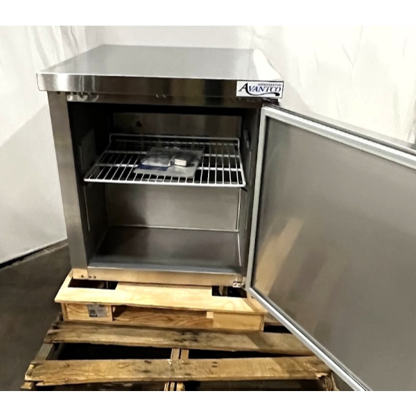 Scratch and Dent Avantco SS-UC-27R-HC 27" Undercounter Refrigerator