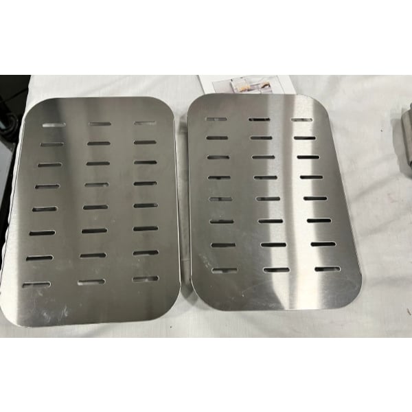 Scratch and Dent Cooking Performance Group EF302 30 lb. Dual Tank Heavy-Duty Electric Countertop Fryer - 208/240V, 8400/11,000W