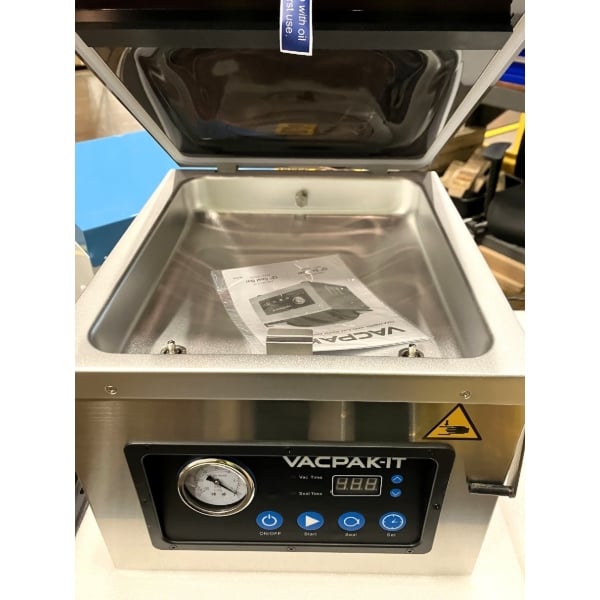 Scratch and Dent VacPak-It VMC12OP Chamber Vacuum Packing Machine with 12" Seal Bar and Oil Pump - 120V, 950W