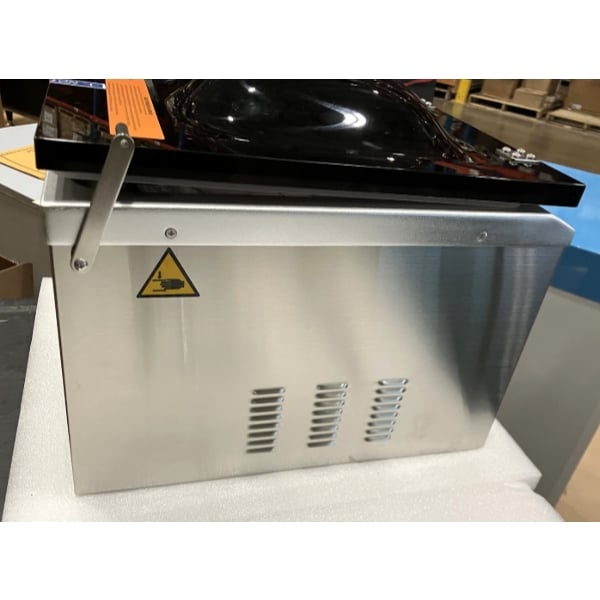 Scratch and Dent VacPak-It VMC12OP Chamber Vacuum Packing Machine with 12" Seal Bar and Oil Pump - 120V, 950W