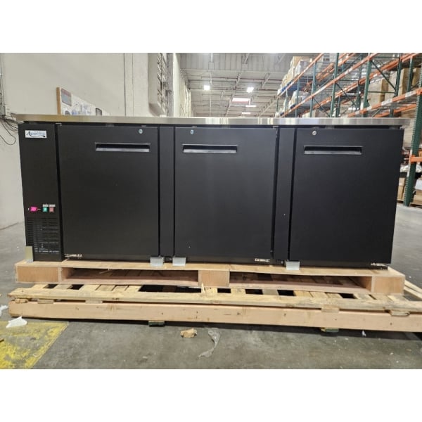 Scratch and Dent Avantco UDD-4-HC Black Kegerator / Beer Dispenser with (2) 2 Tap Towers - (3) 1/2 Keg Capacity