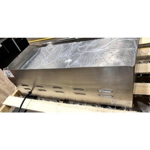 Scratch and Dent Avantco EG30N 30" Electric Countertop Griddle - 208/240V, 3.3 kW-4.5 kW