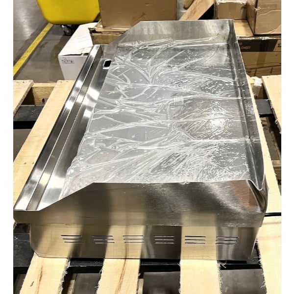 Scratch and Dent Avantco EG30N 30" Electric Countertop Griddle - 208/240V, 3.3 kW-4.5 kW