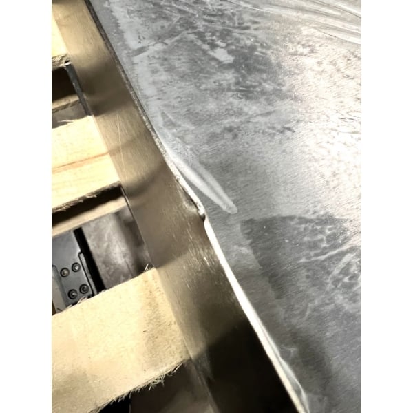 Scratch and Dent Avantco EG30N 30" Electric Countertop Griddle - 208/240V, 3.3 kW-4.5 kW