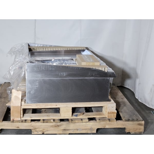Scratch and Dent Cooking Performance Group GM-CPG-36-NL 36" Gas Countertop Griddle with Manual Controls - 90,000 BTU