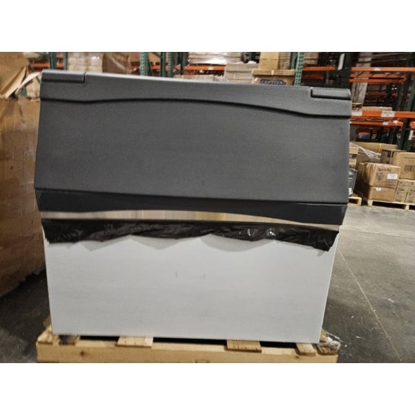 Scratch and Dent Scotsman B948S Ice Storage Bin - 893 lb.