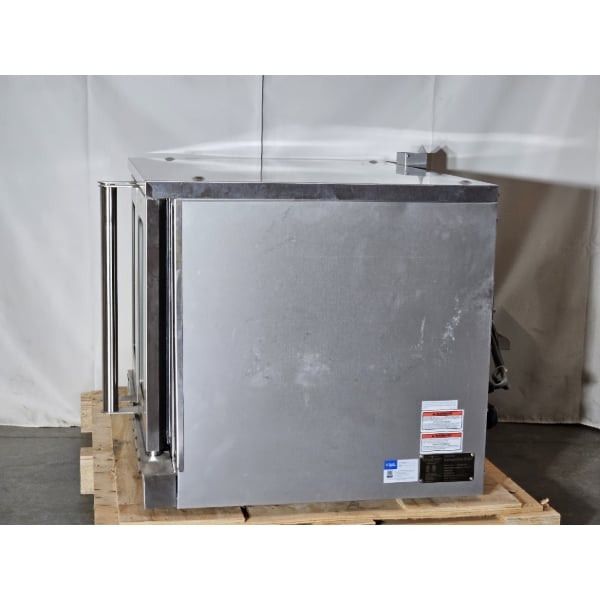 Scratch and Dent MainStreet Equipment EC1-C Single Deck Electric Full Size Convection Oven with Legs - 208V, 3 / 1 Phase, 11 kW