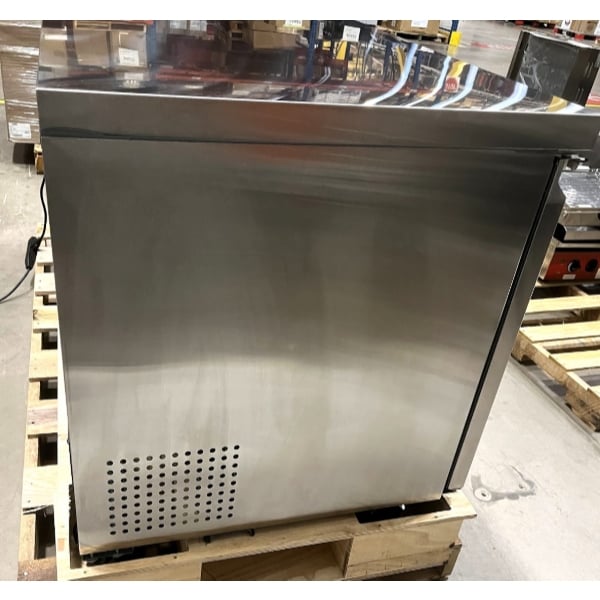 Scratch and Dent Avantco SS-UC-72R-HC 72" Undercounter Refrigerator