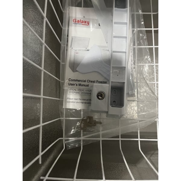 Scratch and Dent Galaxy CF20HC Commercial Chest Freezer - 19.4 cu. ft.