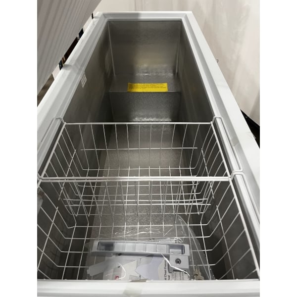 Scratch and Dent Galaxy CF20HC Commercial Chest Freezer - 19.4 cu. ft.