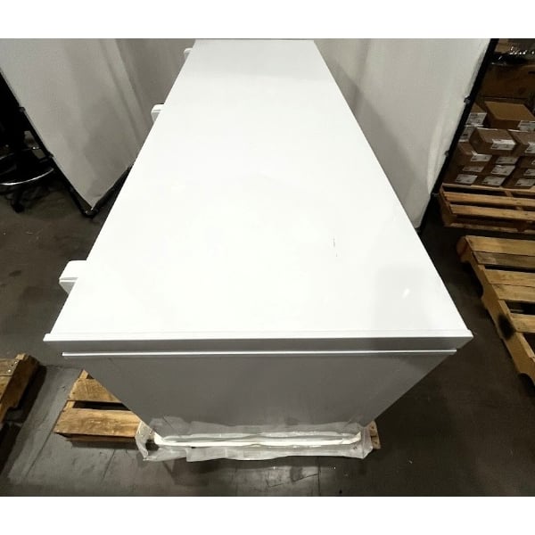 Scratch and Dent Galaxy CF20HC Commercial Chest Freezer - 19.4 cu. ft.