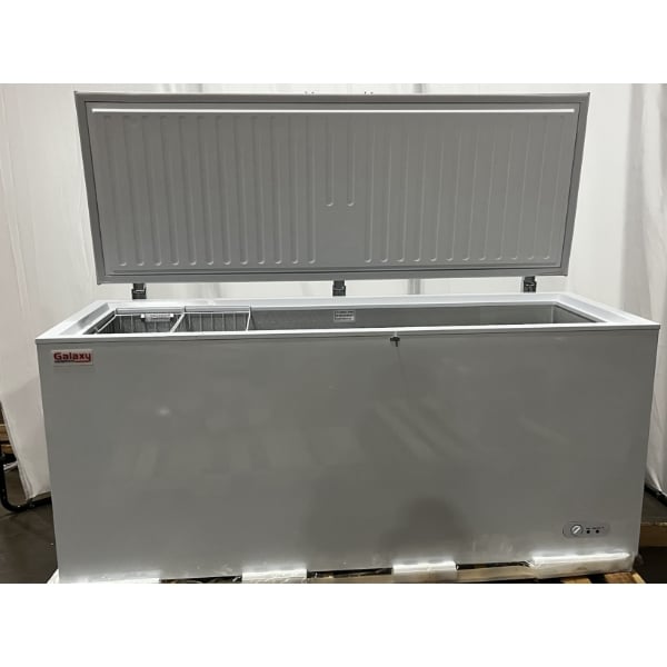 Scratch and Dent Galaxy CF20HC Commercial Chest Freezer - 19.4 cu. ft.