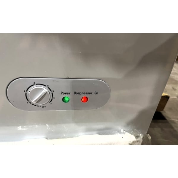 Scratch and Dent Galaxy CF20HC Commercial Chest Freezer - 19.4 cu. ft.