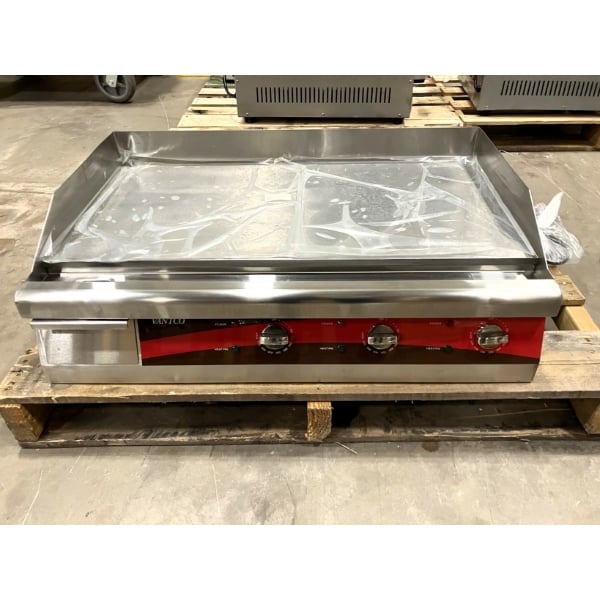 Scratch and Dent Avantco EG30N 30" Electric Countertop Griddle - 208/240V, 3.3 kW-4.5 kW