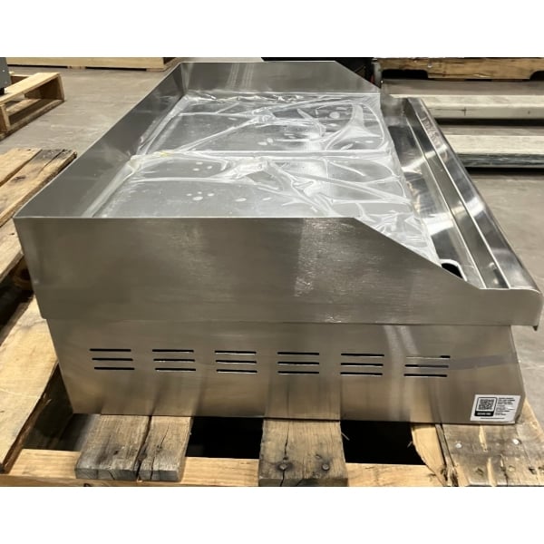 Scratch and Dent Avantco EG30N 30" Electric Countertop Griddle - 208/240V, 3.3 kW-4.5 kW
