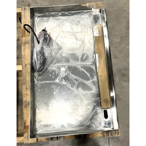 Scratch and Dent Avantco EG30N 30" Electric Countertop Griddle - 208/240V, 3.3 kW-4.5 kW