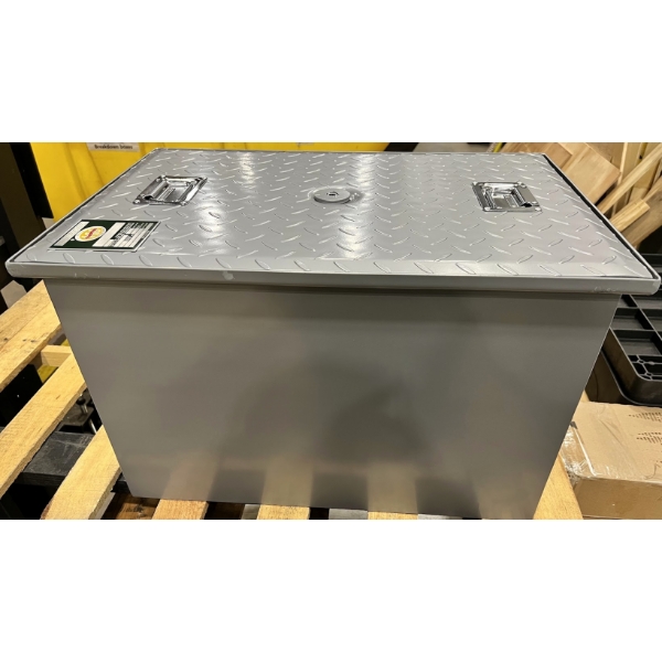 Scratch and Dent Regency 40 lb. 20 GPM Grease Trap with 3" Non-Threaded Connections - PDI Certified