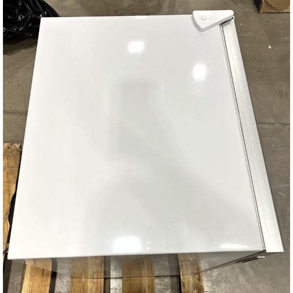 Scratch and Dent Avantco CFM3 White Customizable Countertop Display Freezer with Swing Door