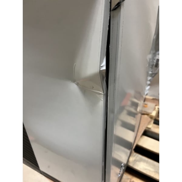 Scratch and Dent Manitowoc IRP0800A-261 Indigo NXT iP0800 30" Air-Cooled Regular Size Cube Ice Machine - 761 lb., 208-230V, 1 Phase