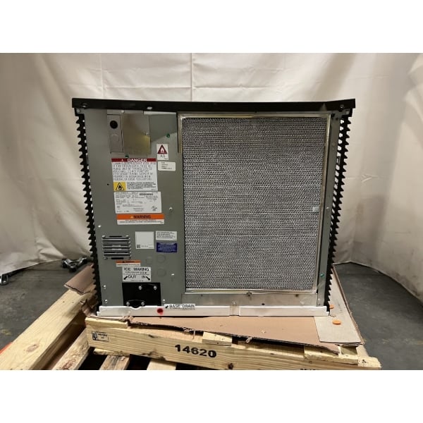 Scratch and Dent Manitowoc IRP0800A-261 Indigo NXT iP0800 30" Air-Cooled Regular Size Cube Ice Machine - 761 lb., 208-230V, 1 Phase