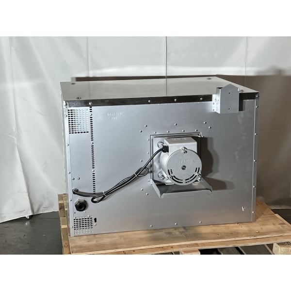 Scratch and Dent MainStreet Equipment EC1-C Single Deck Electric Full Size Convection Oven with Legs - 208V, 3 / 1 Phase, 11 kW