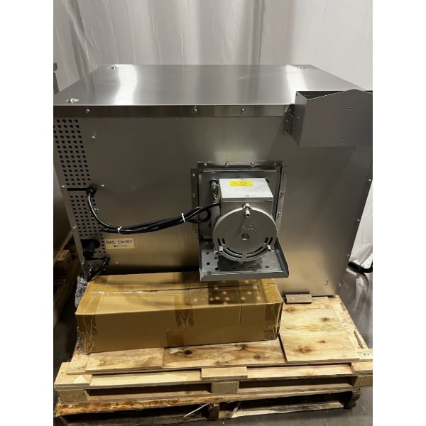Scratch and Dent Cooking Performance Group FGC-200-LK Double Deck Standard Depth Full Size Liquid Propane Convection Oven with Legs - 108,000 BTU