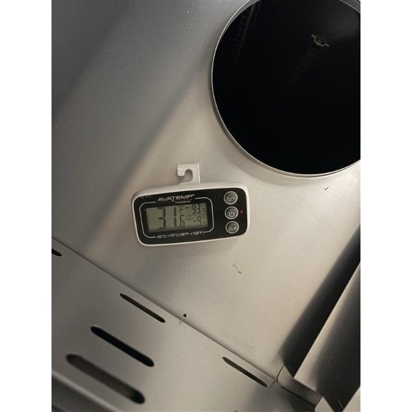 Scratch and Dent True TPP-AT2-93-HC 93 1/2" 3 Door Refrigerated Pizza Prep Table with 2 Lids