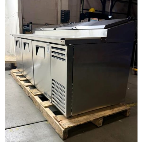 Scratch and Dent True TPP-AT2-93-HC 93 1/2" 3 Door Refrigerated Pizza Prep Table with 2 Lids
