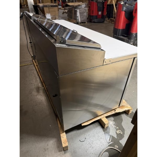 Scratch and Dent True TPP-AT2-93-HC 93 1/2" 3 Door Refrigerated Pizza Prep Table with 2 Lids