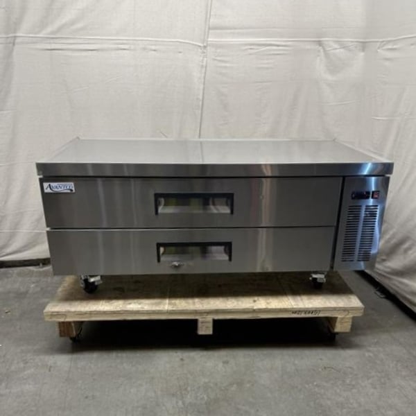 Scratch and Dent Avantco CBE-60-HC 60" 2 Drawer Refrigerated Chef Base