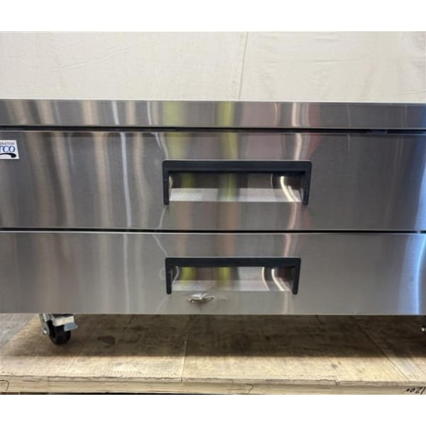 Scratch and Dent Avantco CBE-60-HC 60" 2 Drawer Refrigerated Chef Base