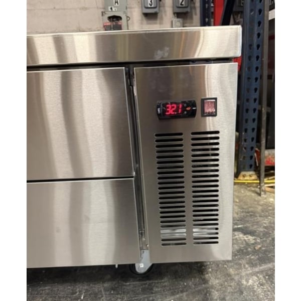 Scratch and Dent Avantco CBE-60-HC 60" 2 Drawer Refrigerated Chef Base
