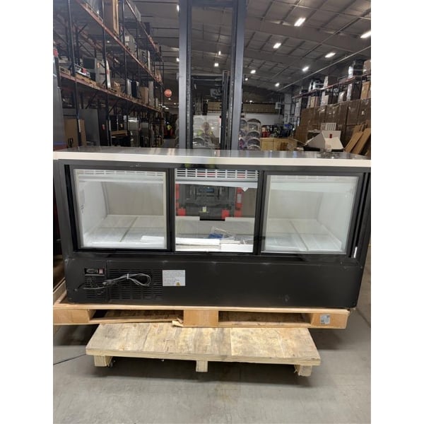 Scratch and Dent Avantco DLC82-HC-B 82" Black Curved Glass Refrigerated Deli Case