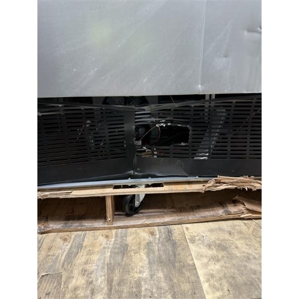 Scratch and Dent Avantco SS-3R-HC 81 5/16" Stainless Steel Solid Door Reach-In Refrigerator