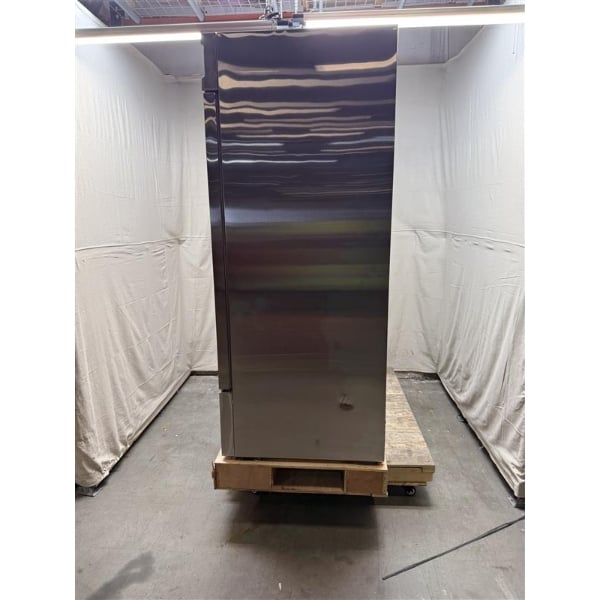 Scratch and Dent Avantco SS-3R-HC 81 5/16" Stainless Steel Solid Door Reach-In Refrigerator