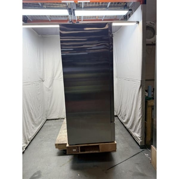 Scratch and Dent Avantco SS-3R-HC 81 5/16" Stainless Steel Solid Door Reach-In Refrigerator