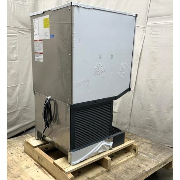 Scratch and Dent Scotsman HID540AX-1A Meridian® Air-Cooled Countertop Nugget Ice Machine and Water Dispenser with Hands-Free Dispensing and 40 lb. Storage Bin - 500 lb., 115V