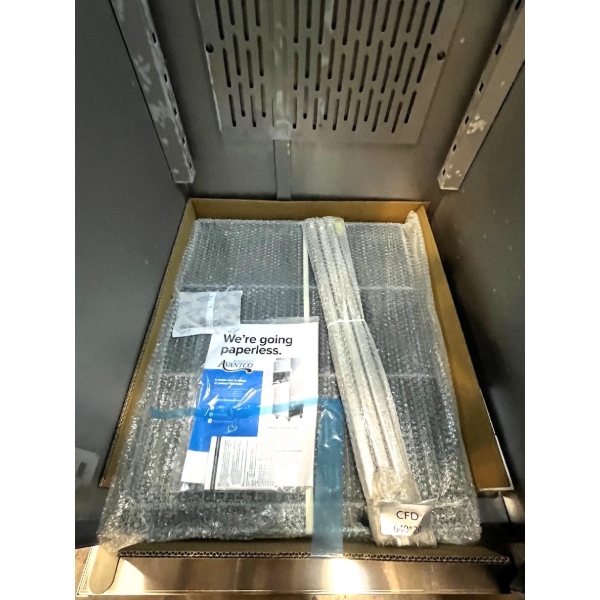 Scratch and Dent Avantco SS-1F-HC 29" Stainless Steel Solid Door Reach-In Freezer