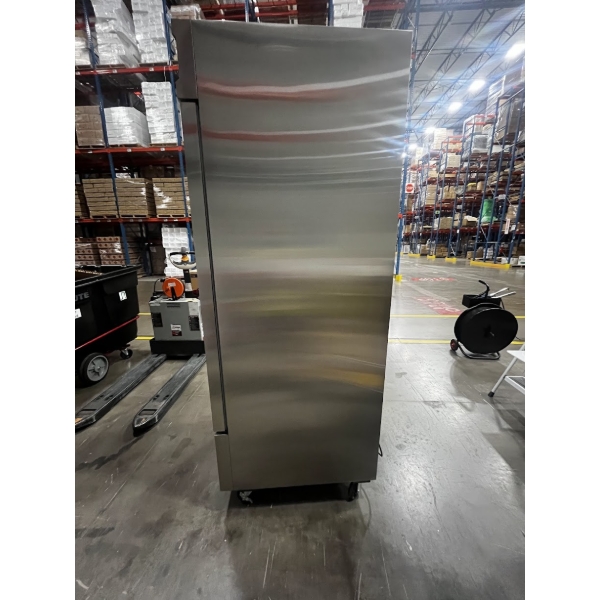 Scratch and Dent Avantco SS-1F-HC 29" Stainless Steel Solid Door Reach-In Freezer