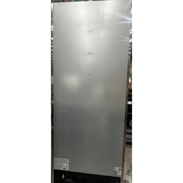 Scratch and Dent Avantco SS-1F-HC 29" Stainless Steel Solid Door Reach-In Freezer