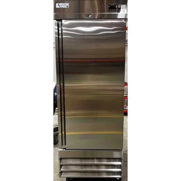 Scratch and Dent Avantco SS-1F-HC 29" Stainless Steel Solid Door Reach-In Freezer