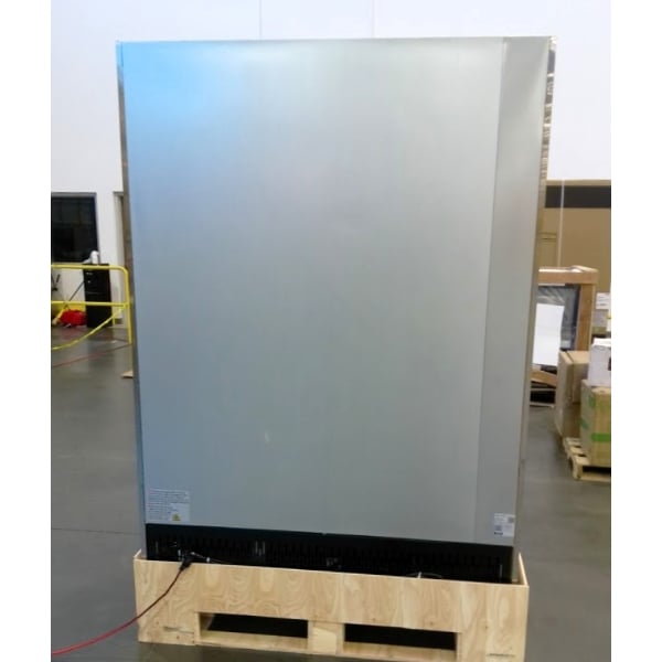 Scratch and Dent Avantco A-49F-HC 54" Solid Door Reach-In Freezer