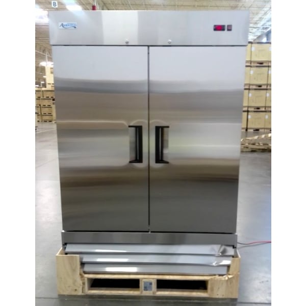 Scratch and Dent Avantco A-49F-HC 54" Solid Door Reach-In Freezer