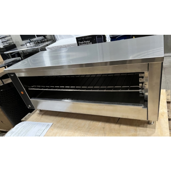 Scratch and Dent Vollrath CM4-20835PA JW30PA 35" Plate Activated Countertop Cheese Melter - 208V