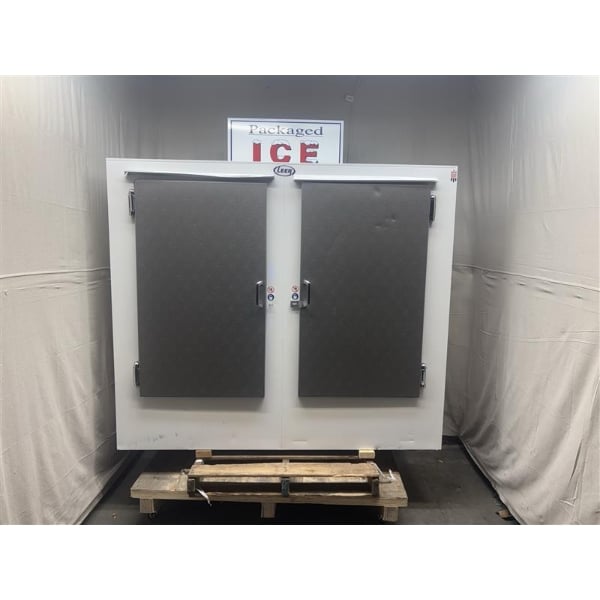 Scratch and Dent Leer 60AS-R290 73" Outdoor Auto Defrost Ice Merchandiser with Straight Front and Galvanized Steel Doors